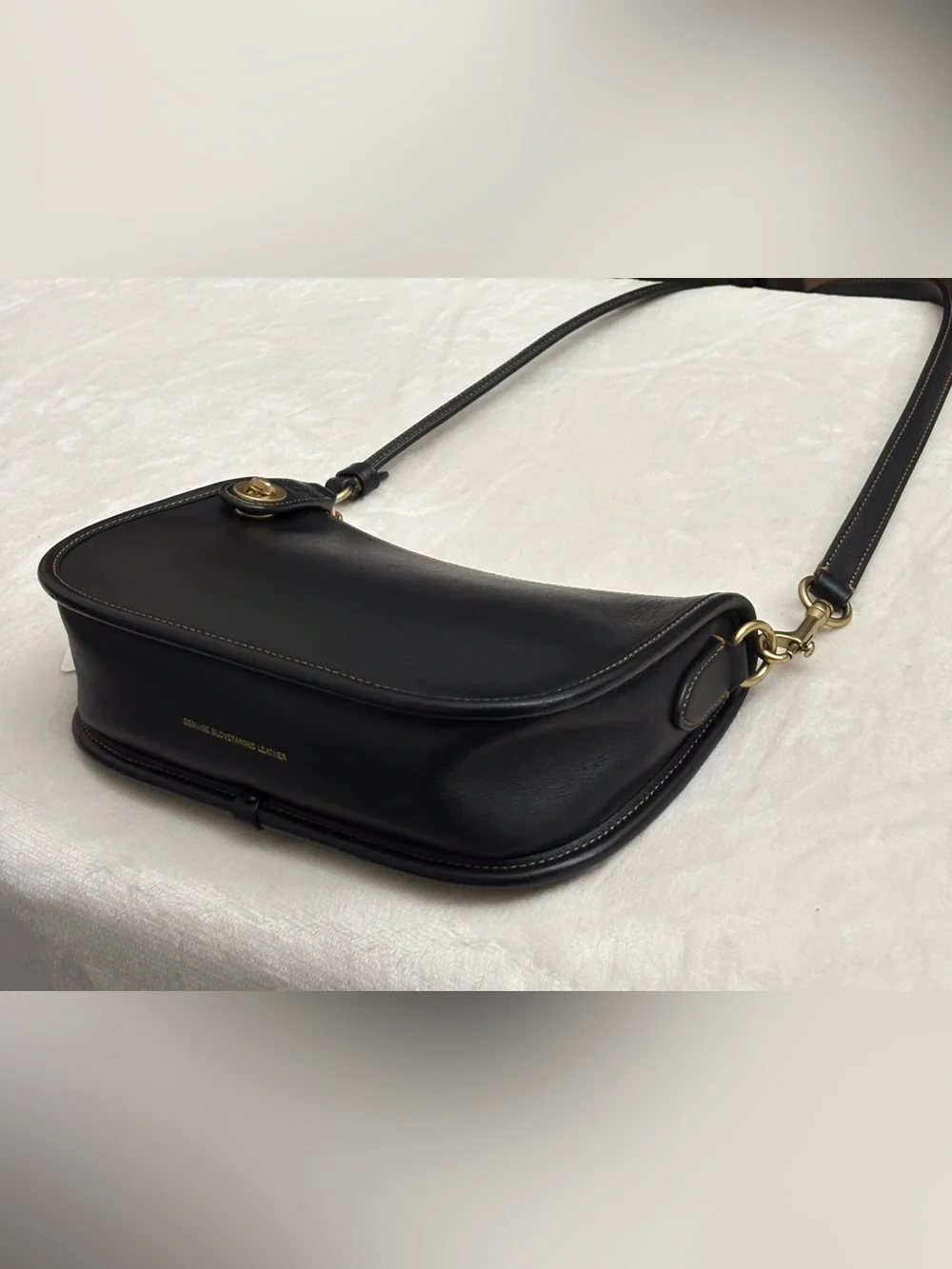 Coach Black Swinger Glove-Tanned Leather Crossbody Bag.